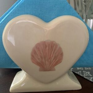 Valentines Heart with a Touch of the Beaches Scalloped Shell Motif Holder